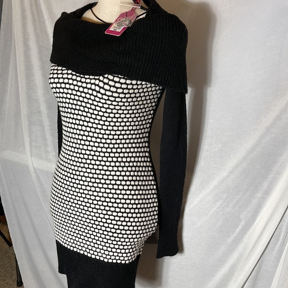 Candies Dress - Picture 3 of 6